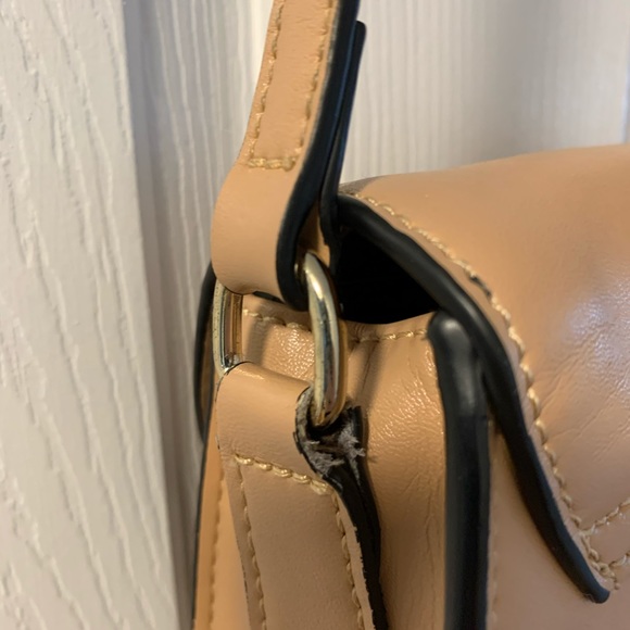 100% Leather KC Jagger Crossbody Bag - Picture 8 of 10